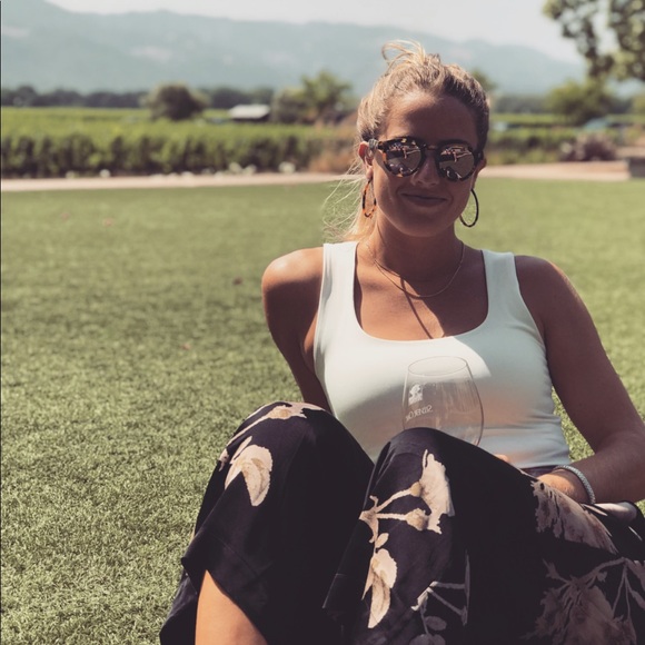 Meet your Posher, Rebecca - Picture 1 of 1